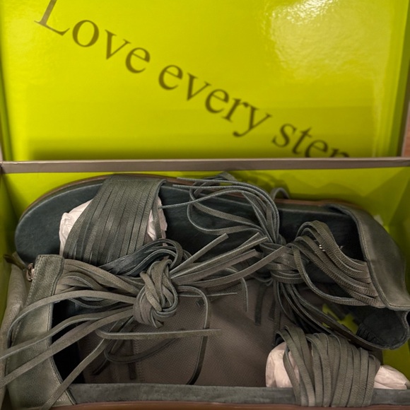 Antelope leather strappy sandals - Picture 3 of 8